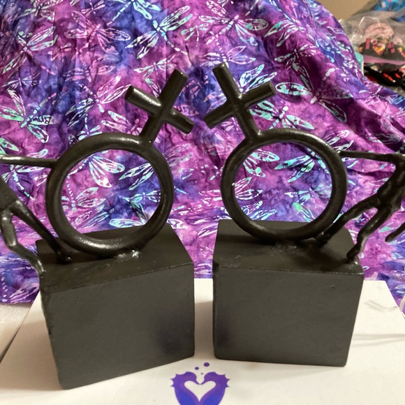 UNISEX GAY & LESBIAN GIFT FOR WOMEN by TINY PURPLE SEAHORSE - Picture 1 of 5